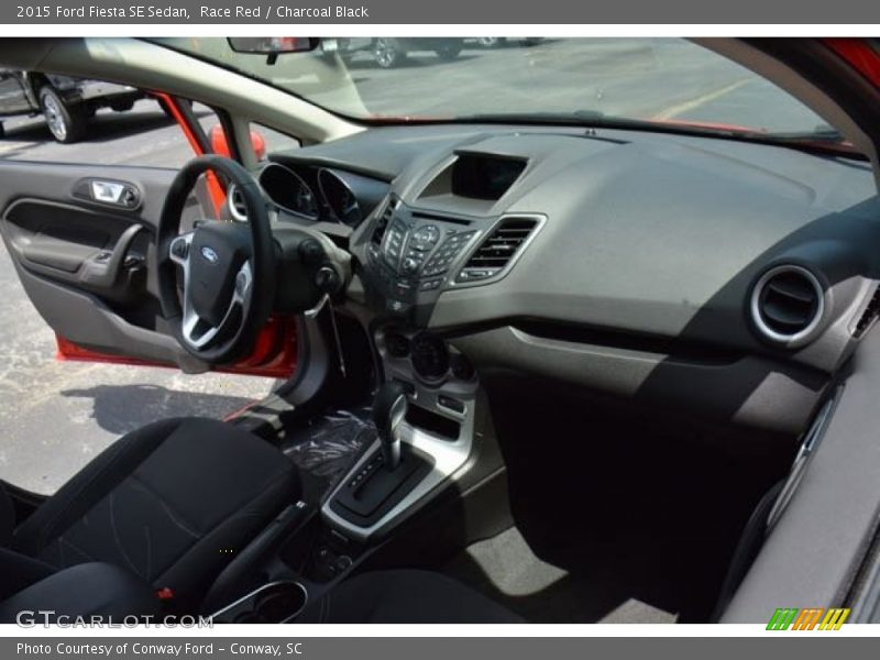 Race Red / Charcoal Black 2015 Ford Fiesta SE Sedan