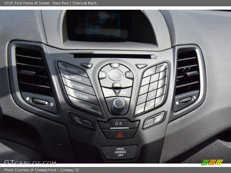 Race Red / Charcoal Black 2015 Ford Fiesta SE Sedan