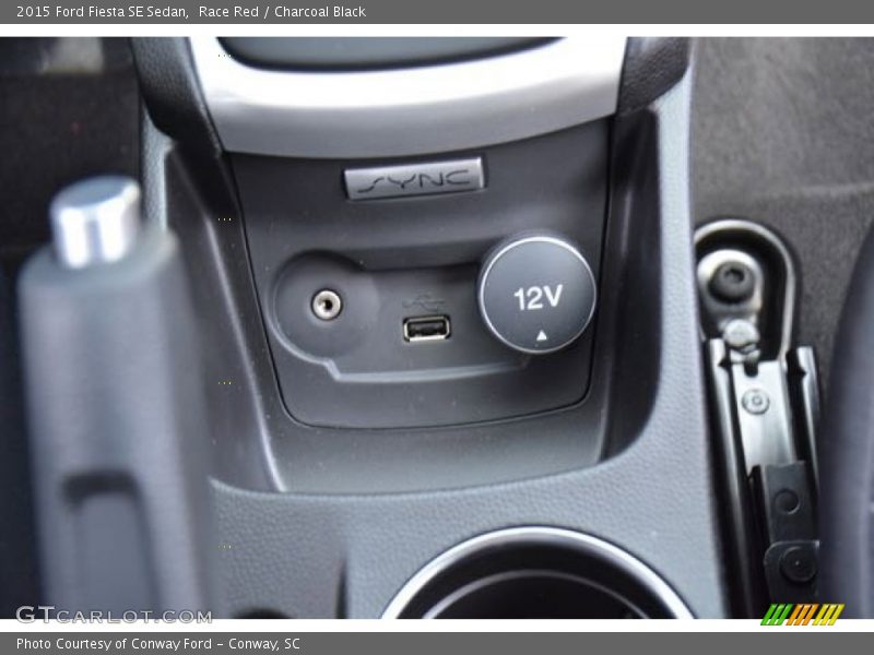 Race Red / Charcoal Black 2015 Ford Fiesta SE Sedan