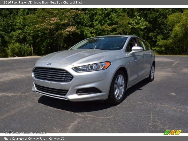 Ingot Silver Metallic / Charcoal Black 2016 Ford Fusion SE