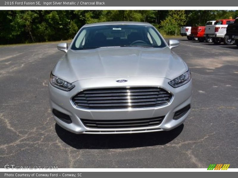 Ingot Silver Metallic / Charcoal Black 2016 Ford Fusion SE
