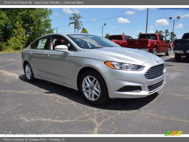 Ingot Silver Metallic / Charcoal Black 2016 Ford Fusion SE