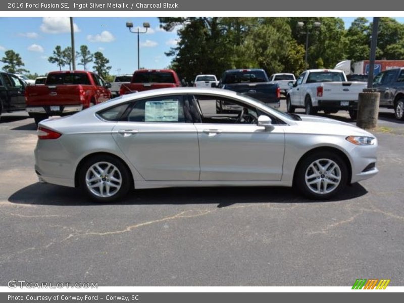 Ingot Silver Metallic / Charcoal Black 2016 Ford Fusion SE