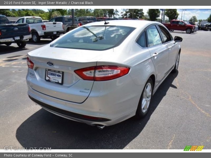 Ingot Silver Metallic / Charcoal Black 2016 Ford Fusion SE