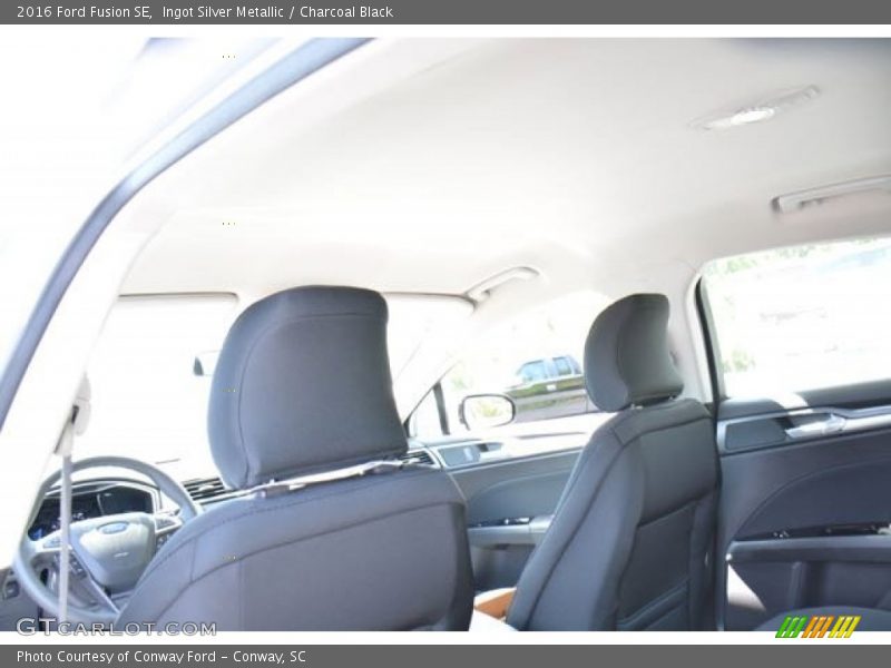 Ingot Silver Metallic / Charcoal Black 2016 Ford Fusion SE