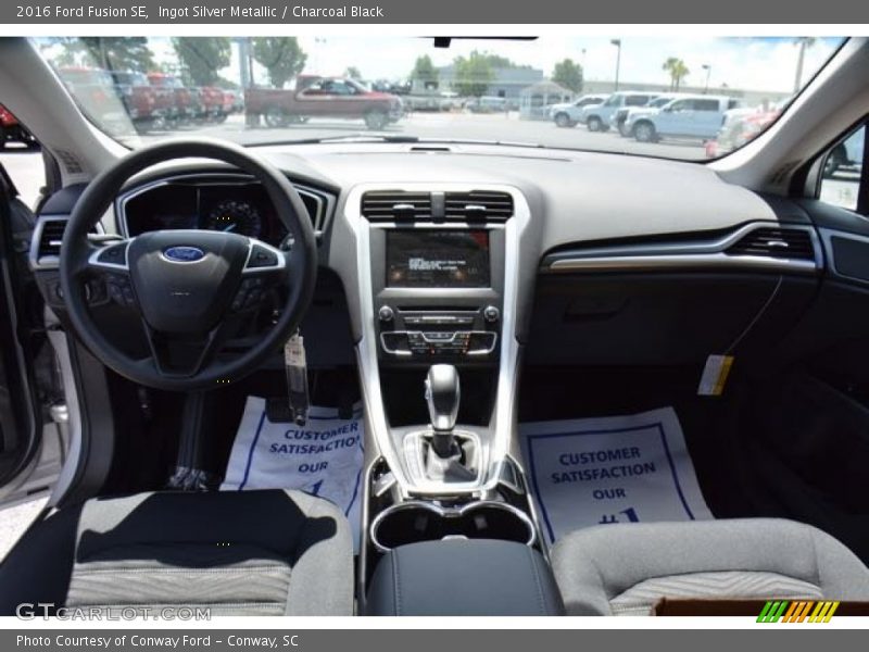 Ingot Silver Metallic / Charcoal Black 2016 Ford Fusion SE