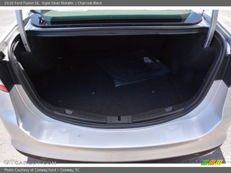 Ingot Silver Metallic / Charcoal Black 2016 Ford Fusion SE