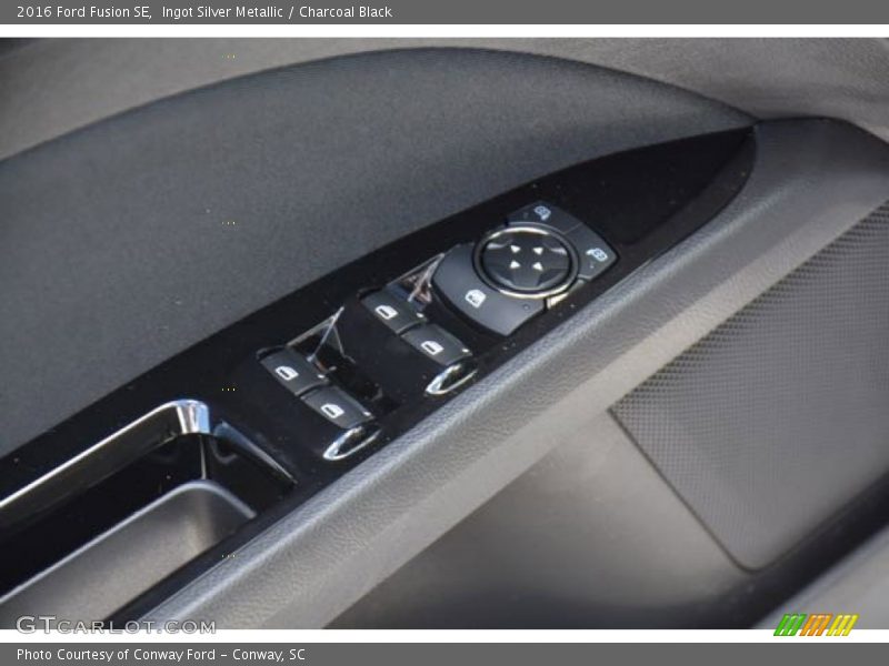 Ingot Silver Metallic / Charcoal Black 2016 Ford Fusion SE