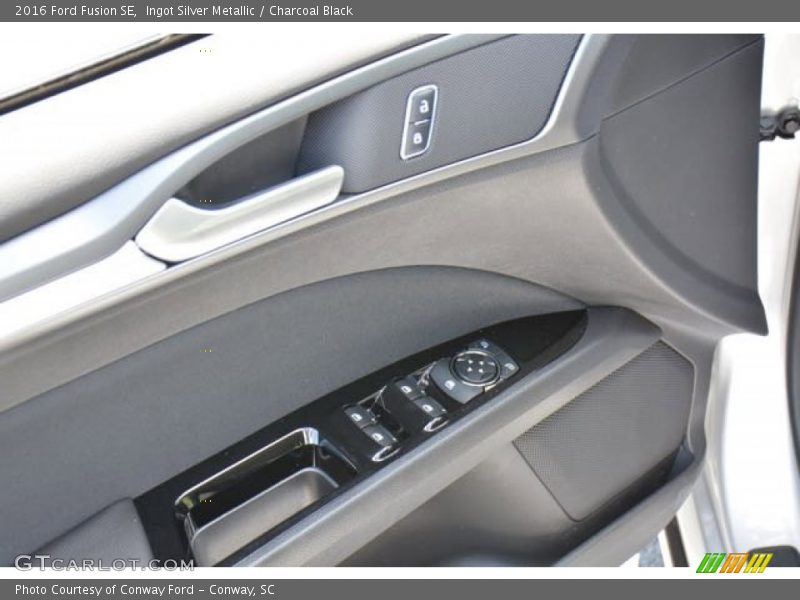 Ingot Silver Metallic / Charcoal Black 2016 Ford Fusion SE