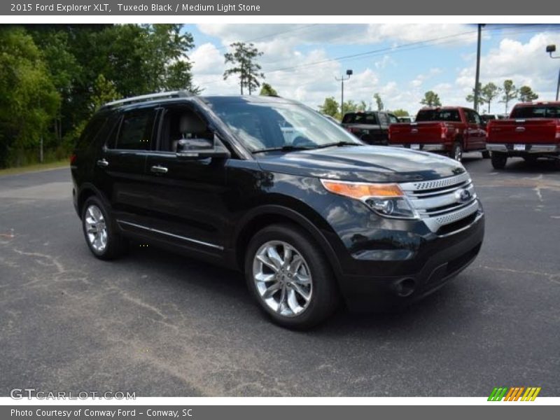 Tuxedo Black / Medium Light Stone 2015 Ford Explorer XLT