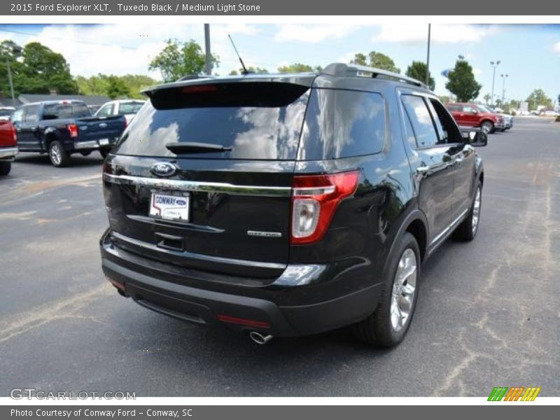 Tuxedo Black / Medium Light Stone 2015 Ford Explorer XLT