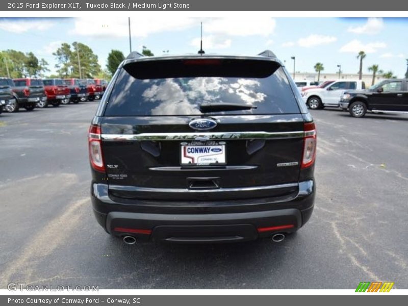 Tuxedo Black / Medium Light Stone 2015 Ford Explorer XLT