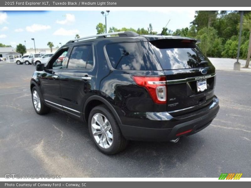 Tuxedo Black / Medium Light Stone 2015 Ford Explorer XLT