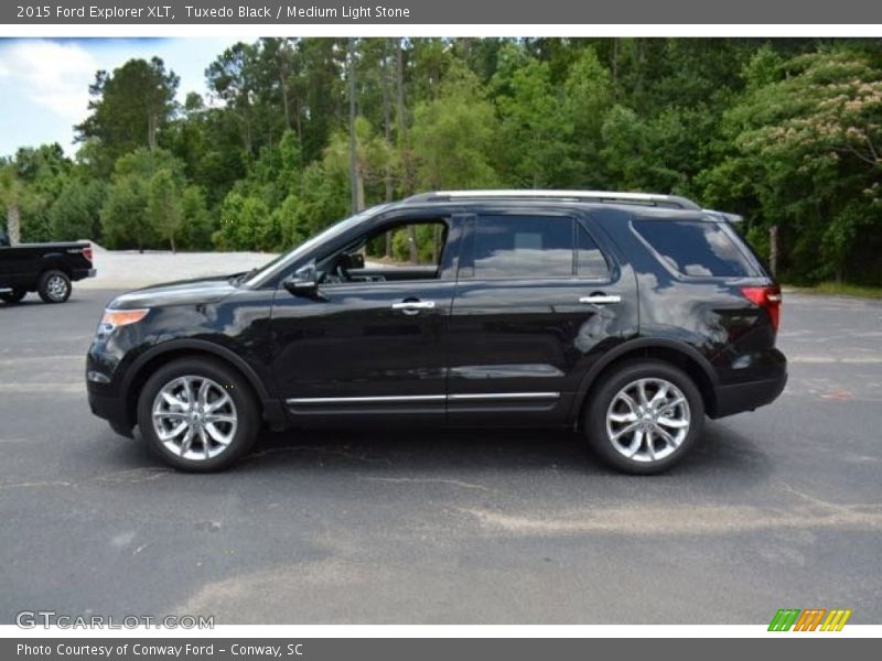 Tuxedo Black / Medium Light Stone 2015 Ford Explorer XLT