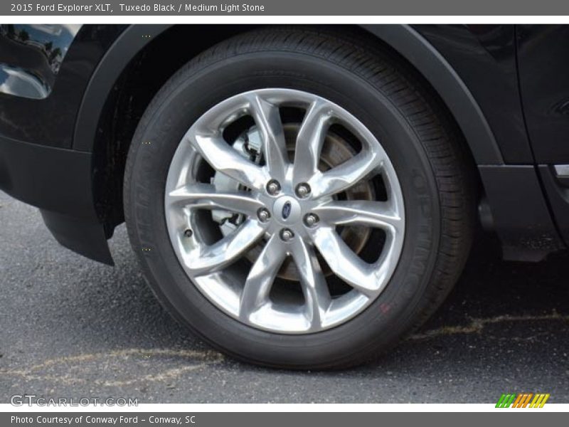 Tuxedo Black / Medium Light Stone 2015 Ford Explorer XLT