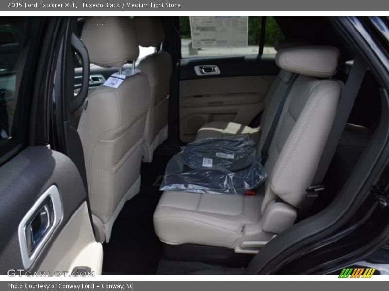 Tuxedo Black / Medium Light Stone 2015 Ford Explorer XLT