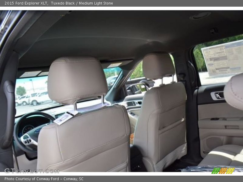 Tuxedo Black / Medium Light Stone 2015 Ford Explorer XLT