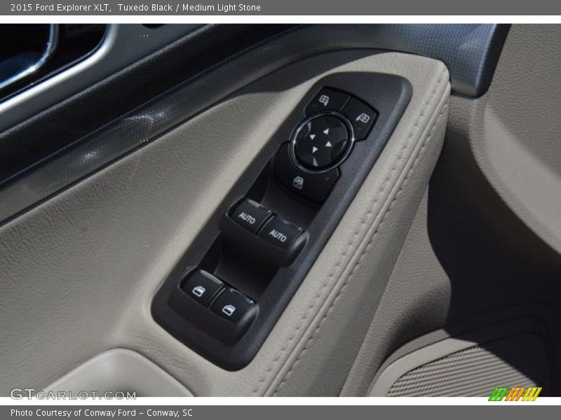 Tuxedo Black / Medium Light Stone 2015 Ford Explorer XLT
