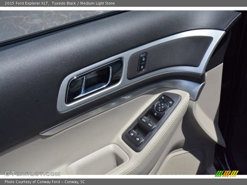 Tuxedo Black / Medium Light Stone 2015 Ford Explorer XLT