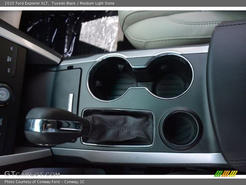 Tuxedo Black / Medium Light Stone 2015 Ford Explorer XLT