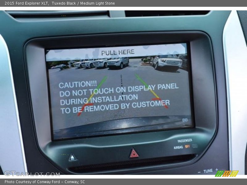 Tuxedo Black / Medium Light Stone 2015 Ford Explorer XLT