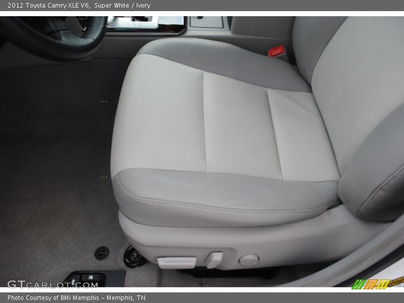 Super White / Ivory 2012 Toyota Camry XLE V6