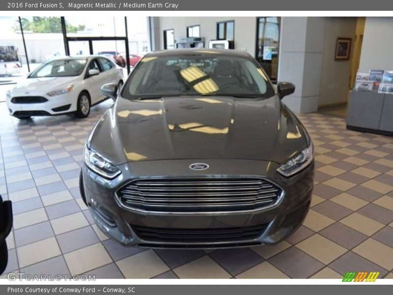 Magnetic Metallic / Medium Earth Gray 2016 Ford Fusion S