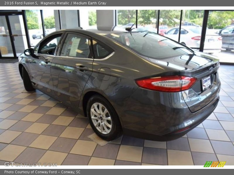 Magnetic Metallic / Medium Earth Gray 2016 Ford Fusion S