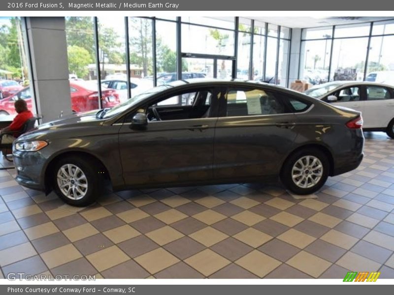 Magnetic Metallic / Medium Earth Gray 2016 Ford Fusion S