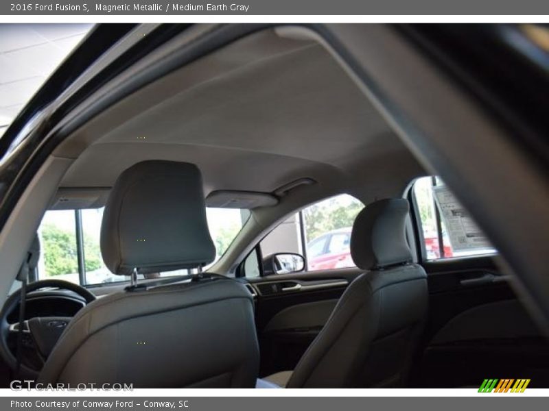 Magnetic Metallic / Medium Earth Gray 2016 Ford Fusion S