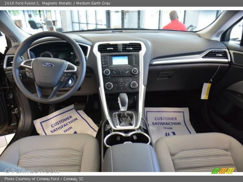 Magnetic Metallic / Medium Earth Gray 2016 Ford Fusion S