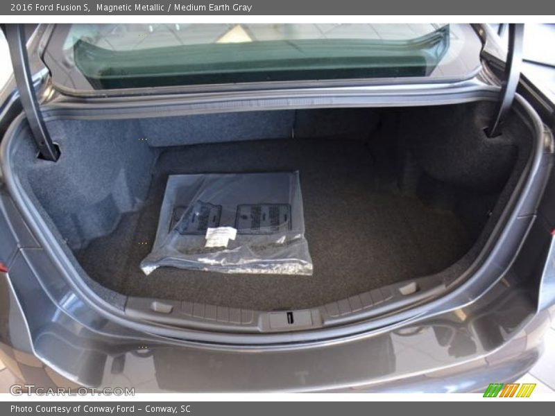 Magnetic Metallic / Medium Earth Gray 2016 Ford Fusion S