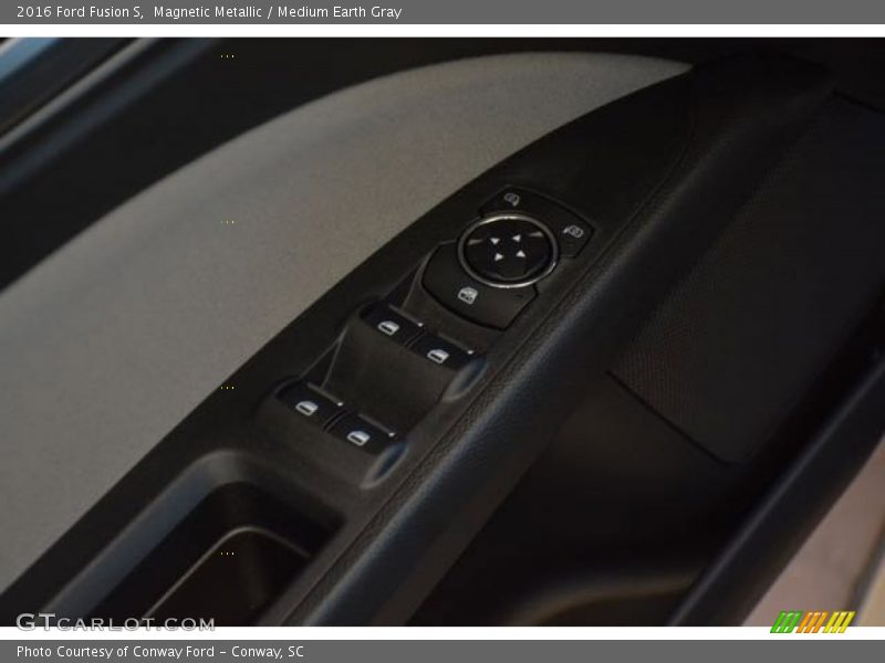 Magnetic Metallic / Medium Earth Gray 2016 Ford Fusion S