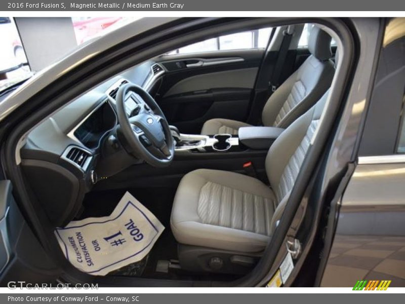 Magnetic Metallic / Medium Earth Gray 2016 Ford Fusion S