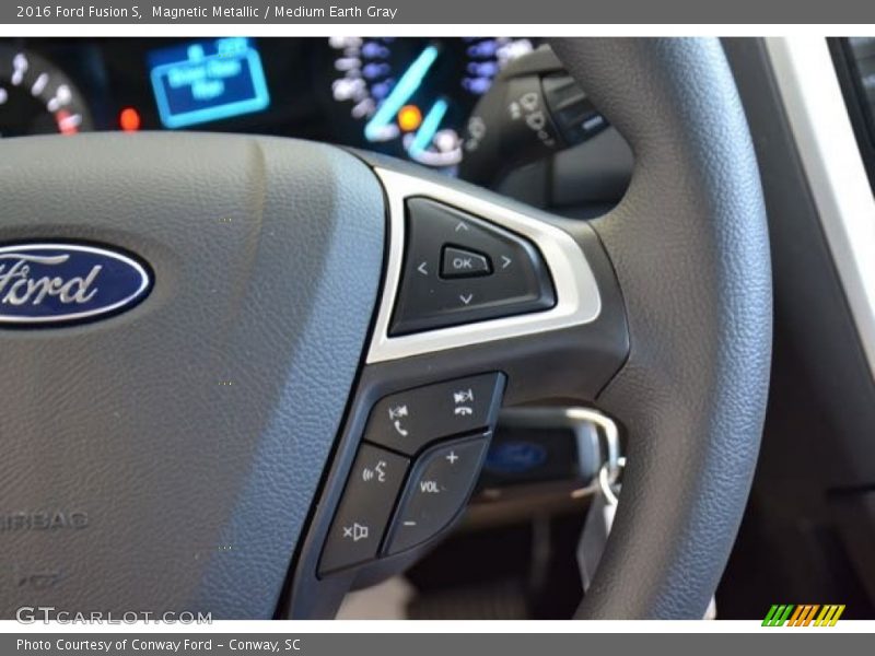 Magnetic Metallic / Medium Earth Gray 2016 Ford Fusion S