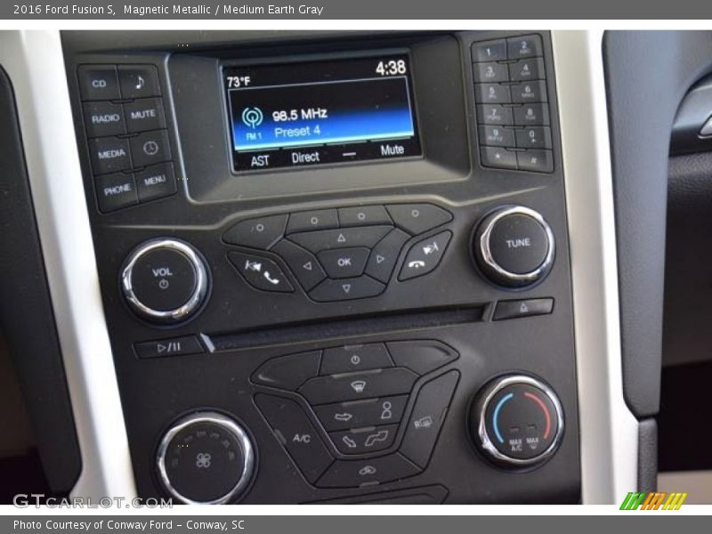 Magnetic Metallic / Medium Earth Gray 2016 Ford Fusion S