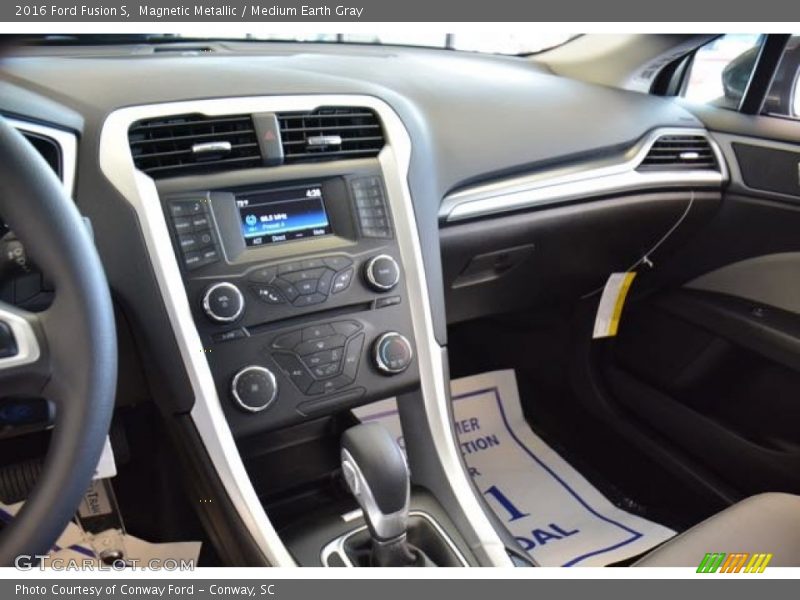 Magnetic Metallic / Medium Earth Gray 2016 Ford Fusion S