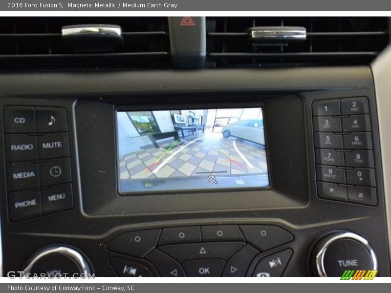 Magnetic Metallic / Medium Earth Gray 2016 Ford Fusion S