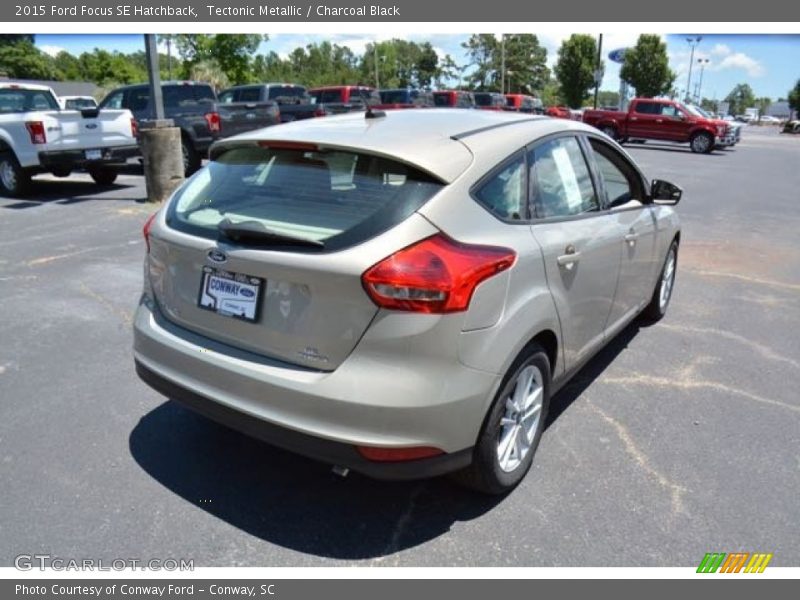 Tectonic Metallic / Charcoal Black 2015 Ford Focus SE Hatchback