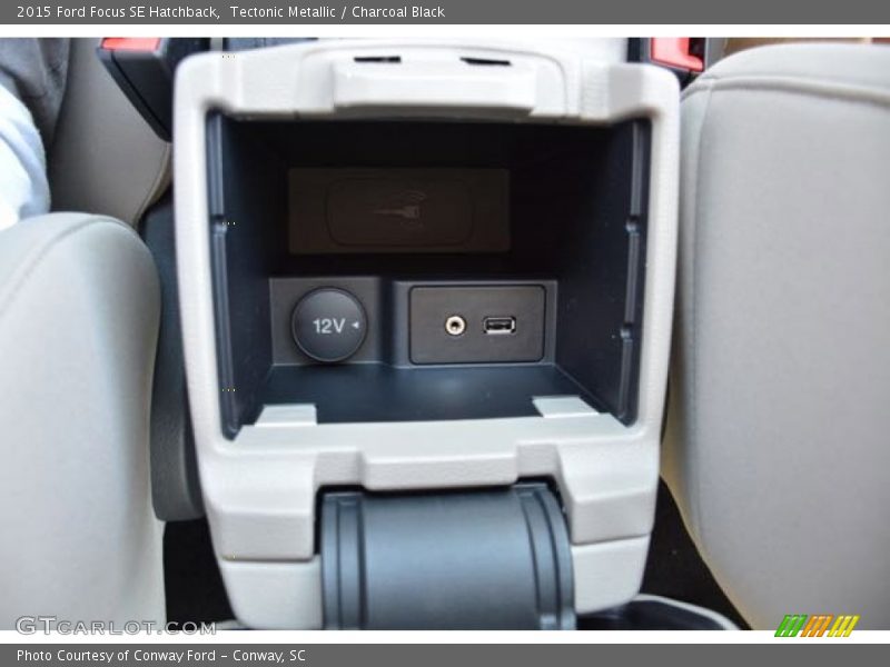 Tectonic Metallic / Charcoal Black 2015 Ford Focus SE Hatchback
