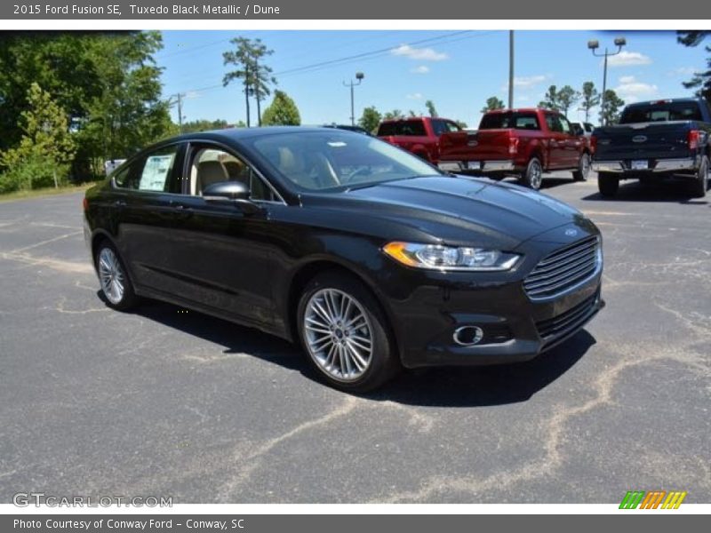 Tuxedo Black Metallic / Dune 2015 Ford Fusion SE