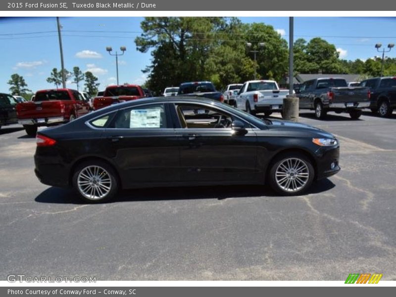 Tuxedo Black Metallic / Dune 2015 Ford Fusion SE
