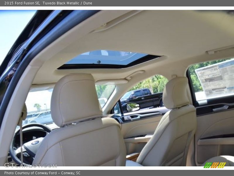 Tuxedo Black Metallic / Dune 2015 Ford Fusion SE