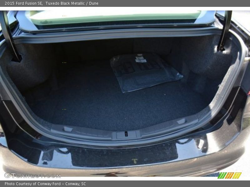 Tuxedo Black Metallic / Dune 2015 Ford Fusion SE