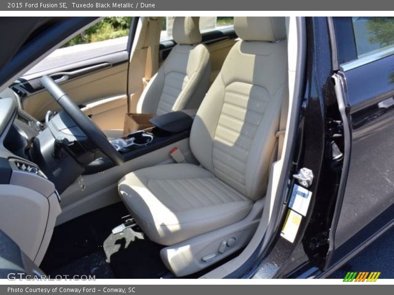 Tuxedo Black Metallic / Dune 2015 Ford Fusion SE