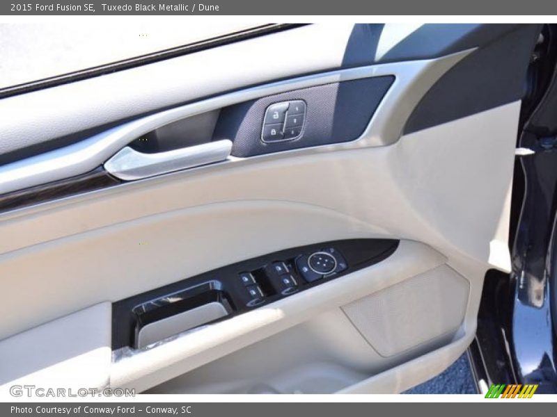 Tuxedo Black Metallic / Dune 2015 Ford Fusion SE