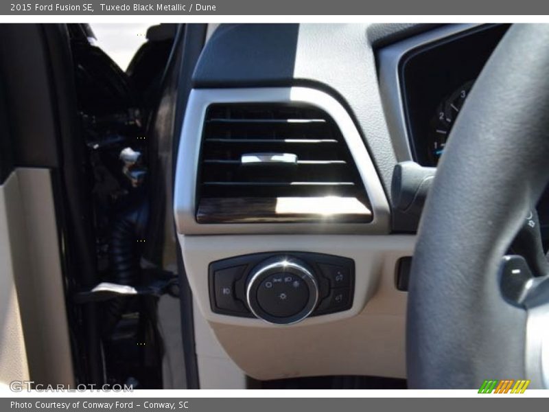 Tuxedo Black Metallic / Dune 2015 Ford Fusion SE