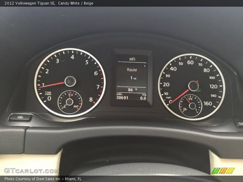 Candy White / Beige 2012 Volkswagen Tiguan SE