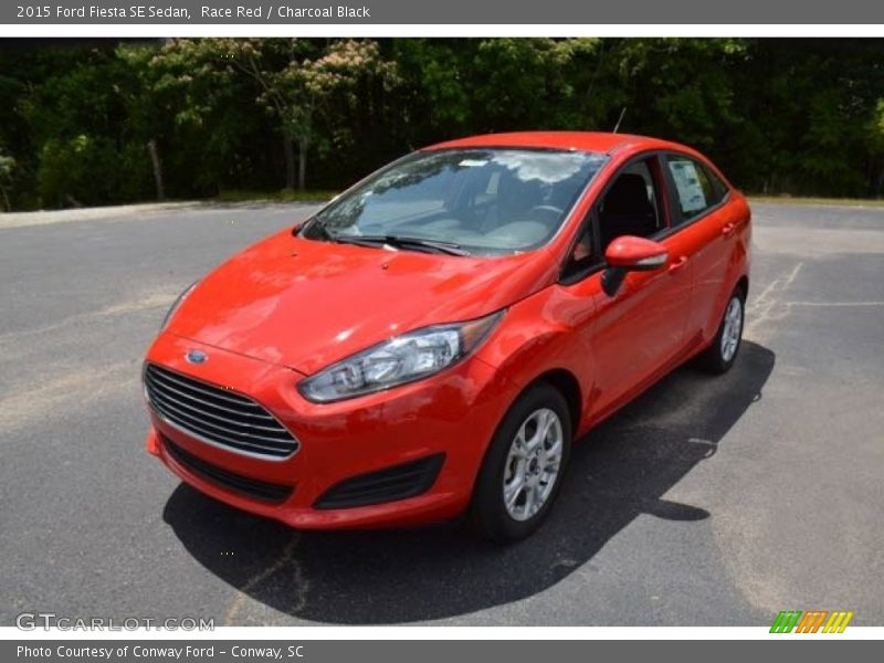 Race Red / Charcoal Black 2015 Ford Fiesta SE Sedan