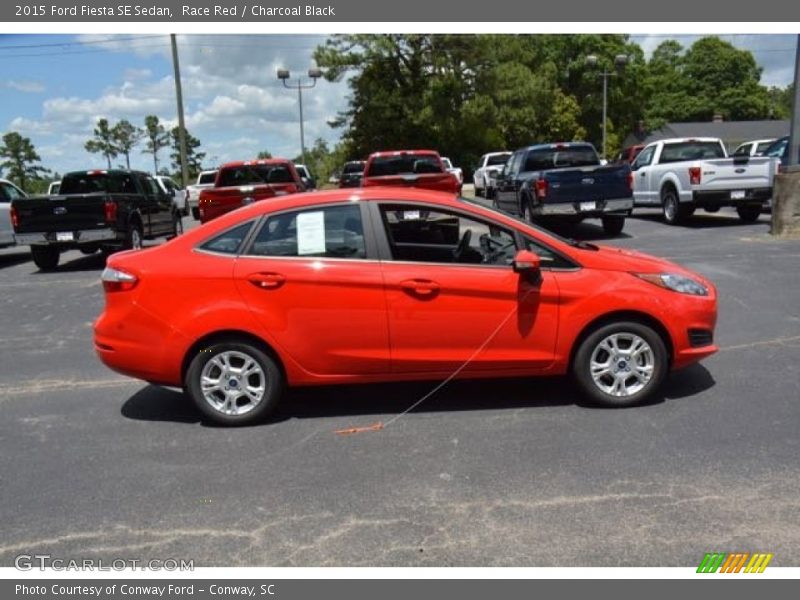 Race Red / Charcoal Black 2015 Ford Fiesta SE Sedan
